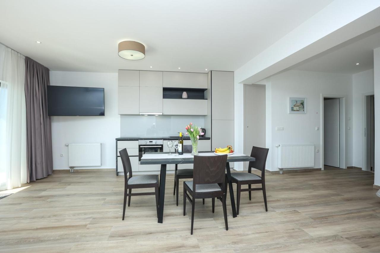 Apartments Melissa Врси Екстериор снимка